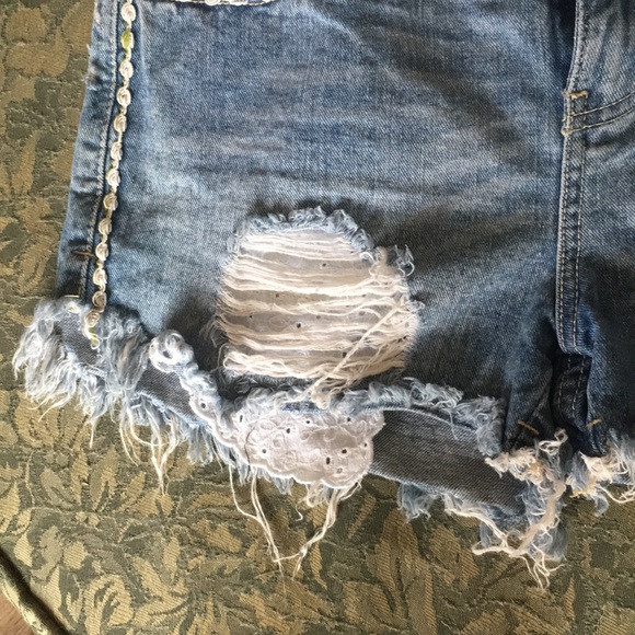 New Destroyed Cut Off Jeans Shorts Free People 26! - Picture 6 of 8